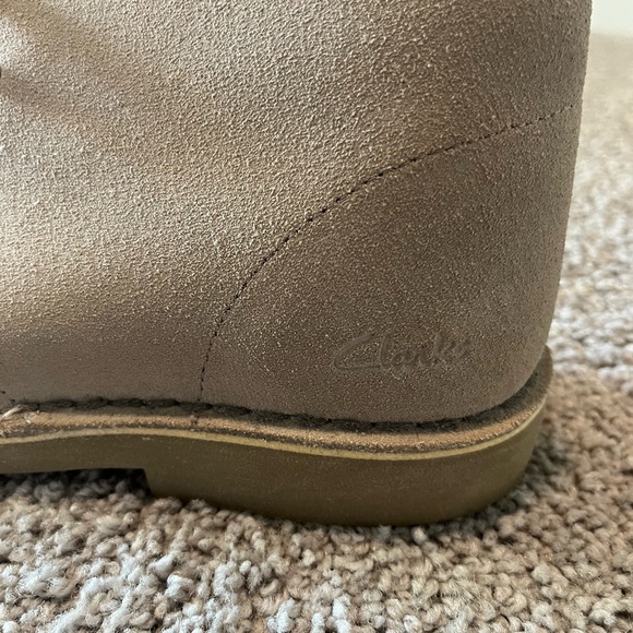 Clarks Women's Tan Suede Desert Boot Size 8 - Picture 5 of 15